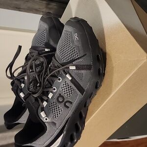 Women's On Cloud Surfer Trail Running Shoes Size 8